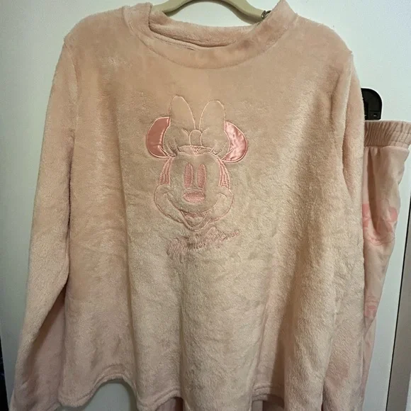 Disney 100 Ladies’ Pink Plush Minnie Mouse Pajama Set, Size XL - Picture 2 of 10